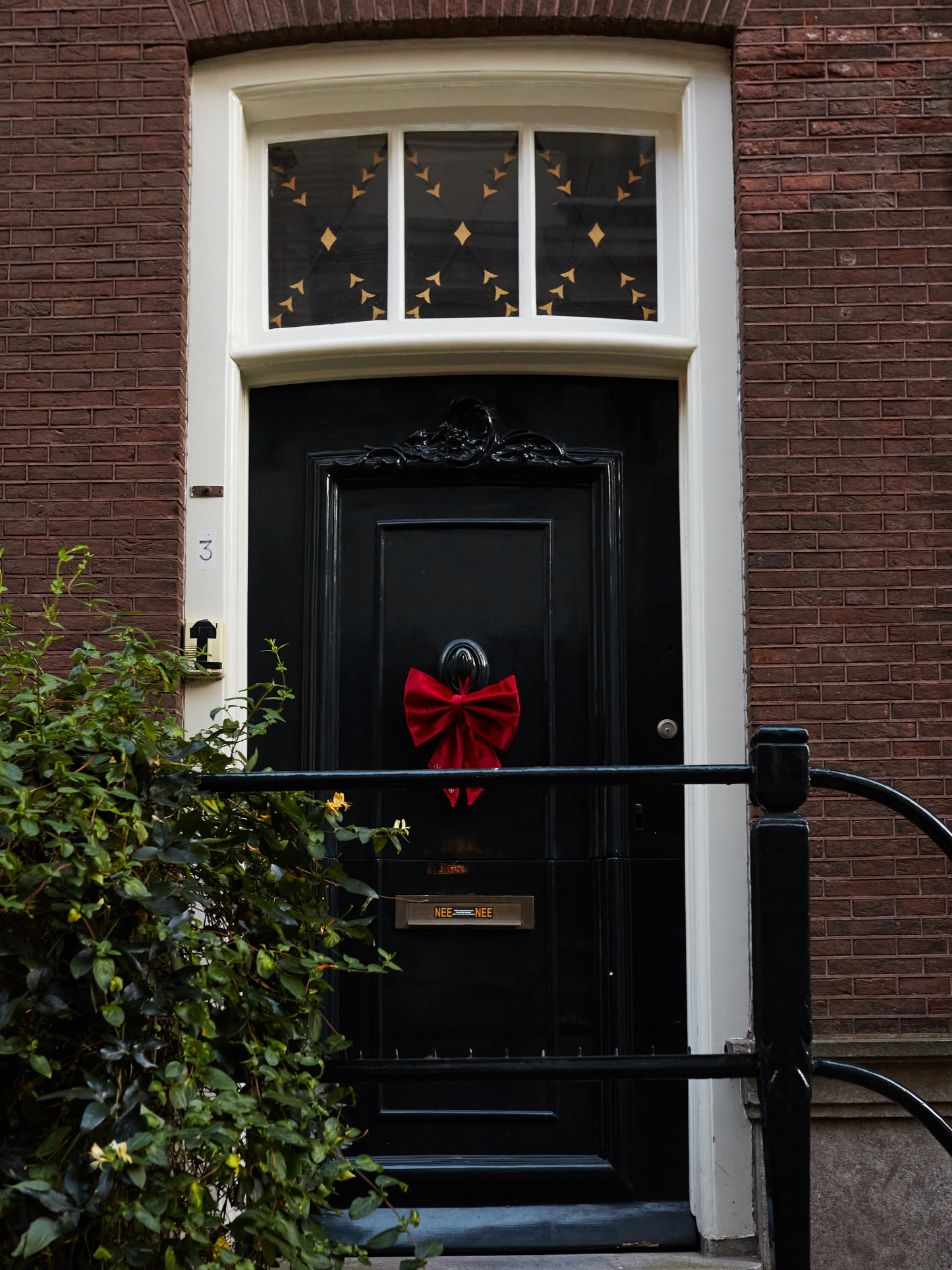 Holiday Sales Made Easy: Zero Stock, Zero Risk